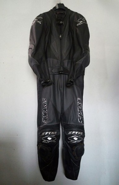 # Fato Motard Spyke Black Eagl